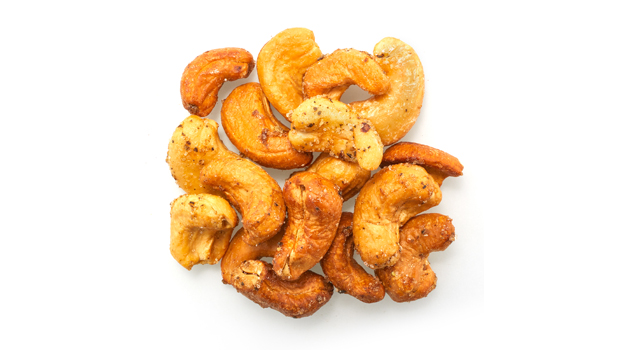 Cashew, Salt, Non-GMO Canola oil, Ground black pepper.

May contain: Peanuts, Other tree nuts, Soy