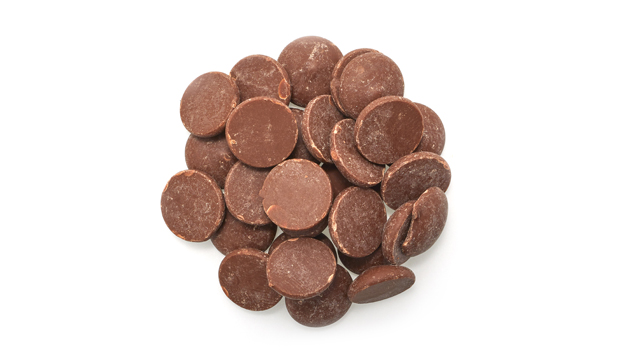 Sugar, modified vegetable fat (palm kernel and/or palm), cocoa powder processed with alkali, cocoa powder, skim milk powder (milk), whey powder (milk), lactose (milk), soy lecithin, natural vanilla extract.