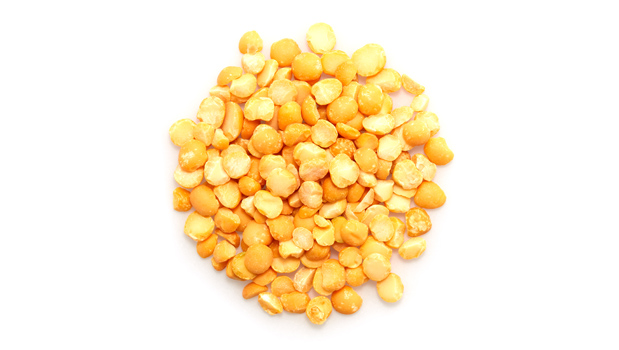 Organic yellow peas.

It is a raw agriculture product. Although it has been mechanically cleaned before packaging, some foreign material may be present. Sort and wash before using.