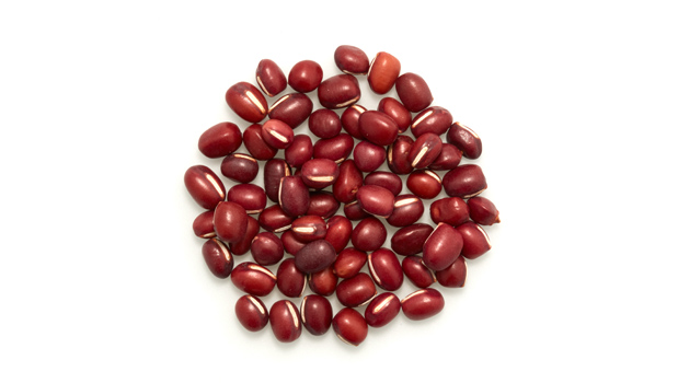 Organic adzuki beans.

It is a raw agriculture product. Although it has been mechanically cleaned before packaging, some foreign material may be present. Sort and wash before using.