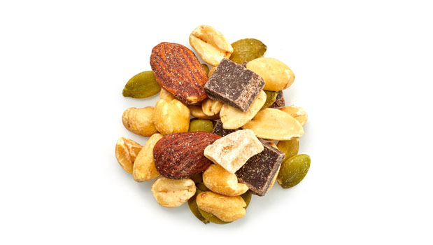 Peanuts*, Pumpkin seeds*, Dark chocolate*[cane sugar*, cocoa mass* (cocoa liquor), cocoa butter*], Almonds with Tamari* [almonds*, soy sauce* (water, soy beans*, sea salt)], Ginger* (ginger*, cane sugar*)
*organic