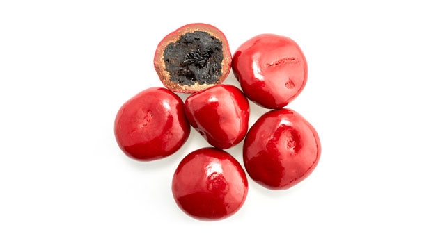 Milk chocolate (sugar, whole milk, cocoa butter, cocoa mass, sunflower lecithin, vanilla), Pastel coating (sugar, palm kernel and palm oils, whey, nonfat milk, sunflower lecithin, vanilla), Dried cherries, Sugar, Artificial colors [FD&C red no.40-Lake, FD&C blue no.2-Lake], Natural and artificial flavor, Citric acid, Tapioca syrup, Tapioca dextrin, Confectioner’s glaze.